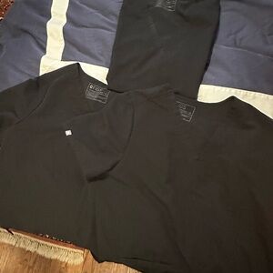3 Figs Classic Black Scrub Tops